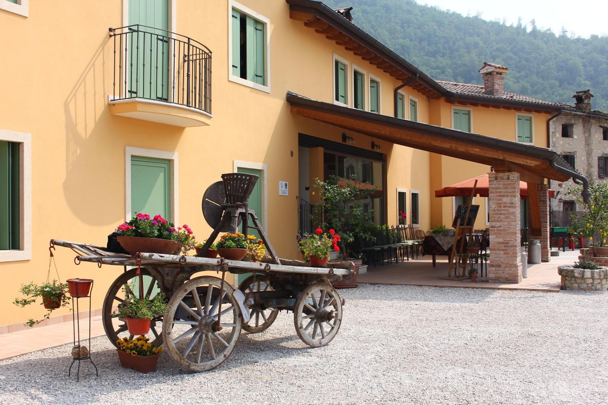 Agri-alloggio Le Poscole Al Canton Farm stay Castelgomberto
